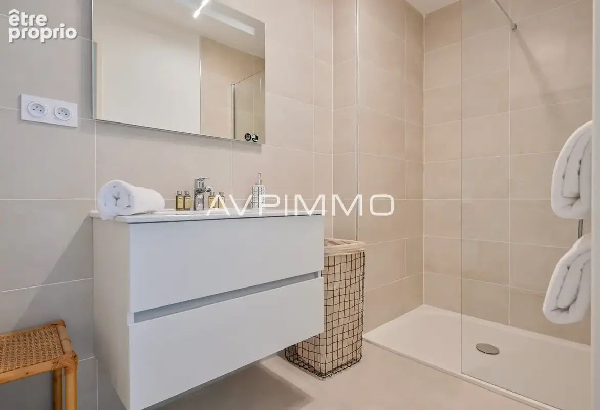 Appartement T2 avec terrasse, piscine et parking Les Lecques - photo 6