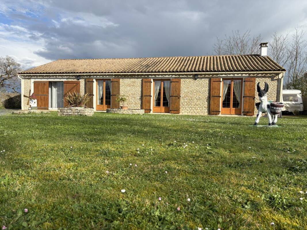 Maison à AIGONNAY
