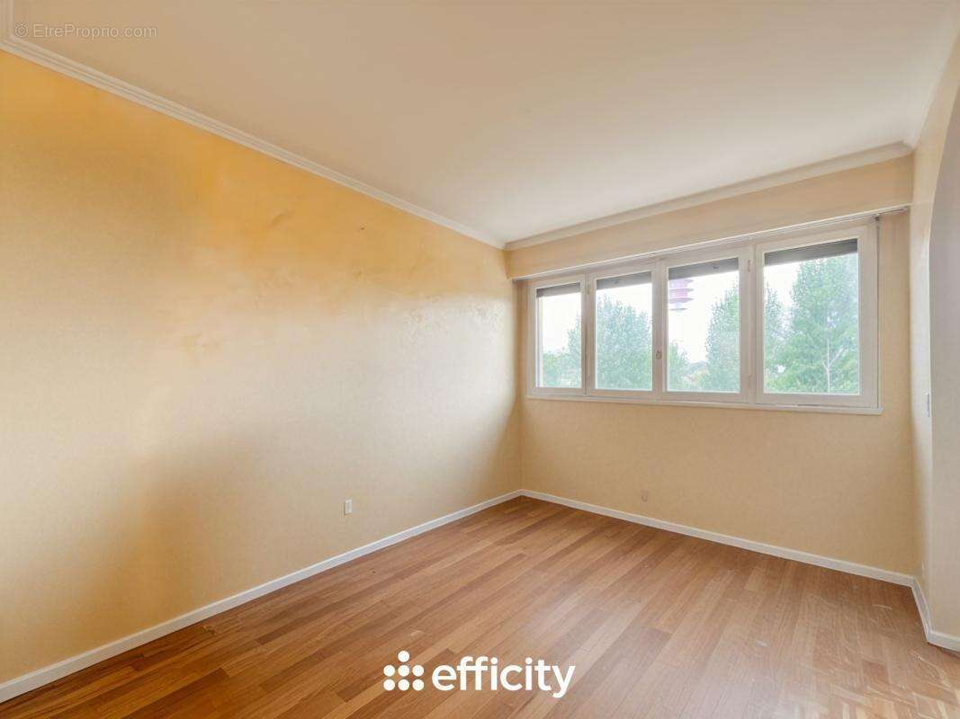 Appartement à CHENNEVIERES-SUR-MARNE