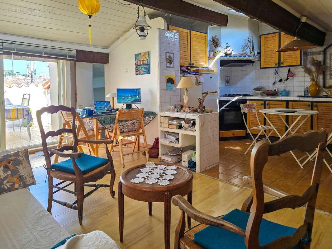 Centre-ville  Un appartement au charme unique, comme une maison sur les toits - photo 2