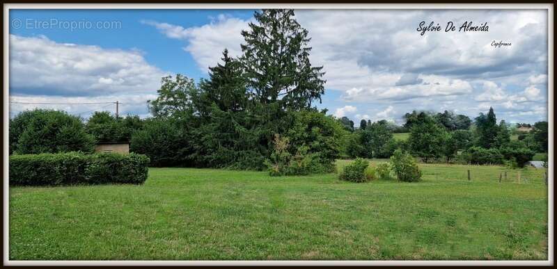 Maison à BAGE-LE-CHATEL