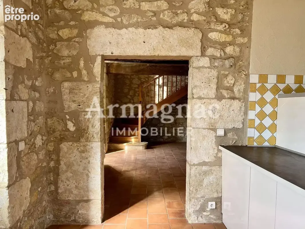 Propriété en pierre, dépendances et garage - photo 5