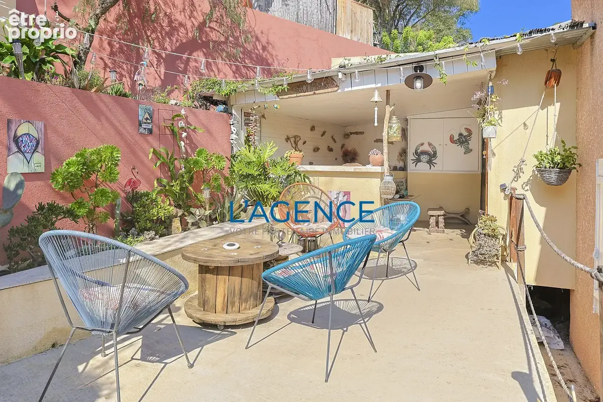 Hyères proche centre villa de charme 120m2 sur 1100m2 de terrain à voir au plus vite. - photo 7