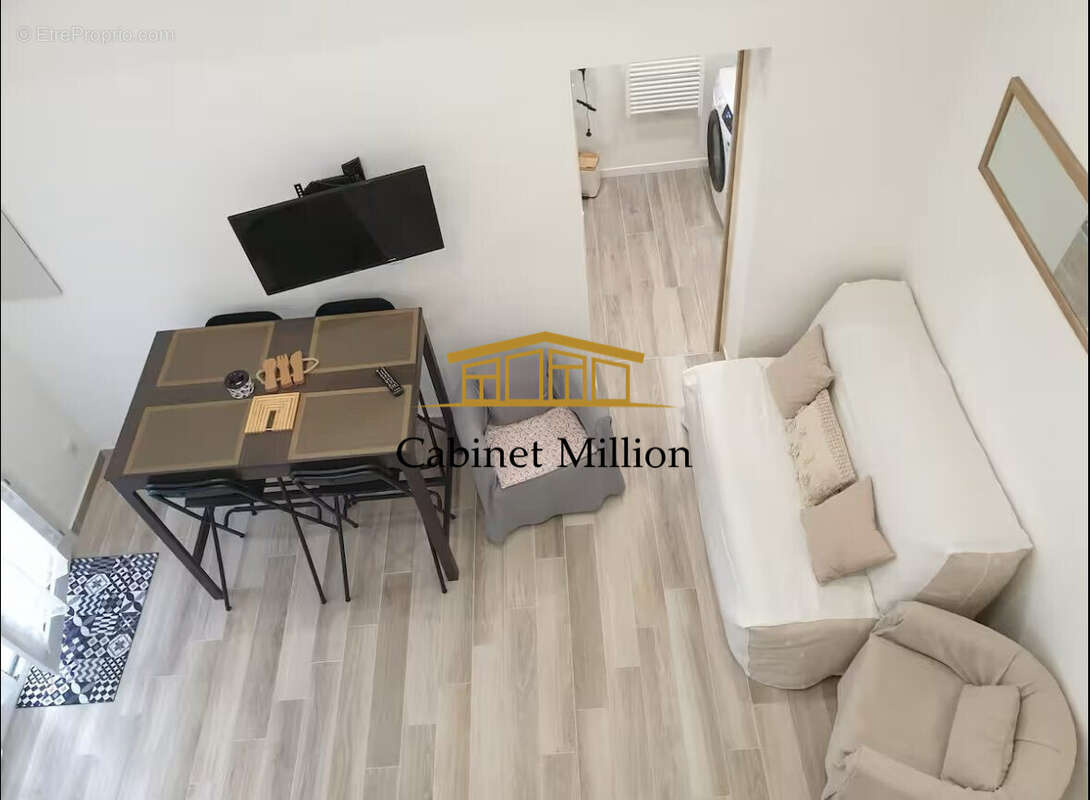 Maison à VIC-LA-GARDIOLE