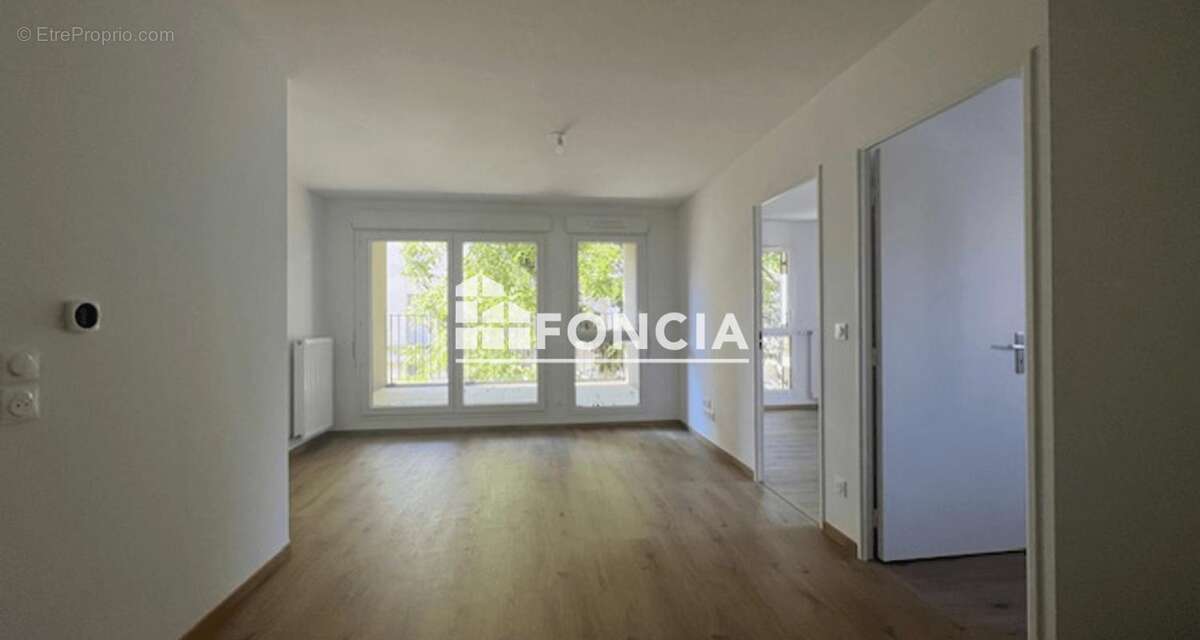 Appartement à MEYZIEU