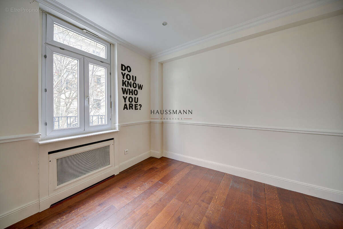 Appartement à NEUILLY-SUR-SEINE