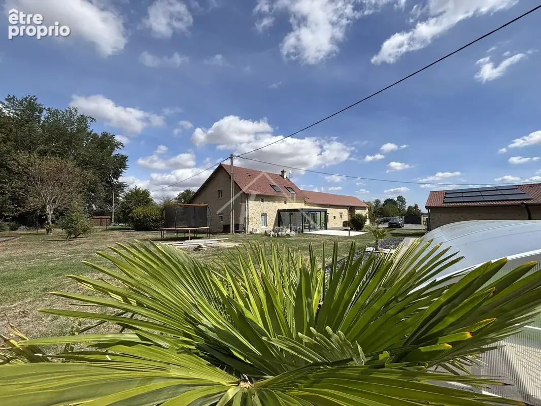 Maison à ETROUSSAT