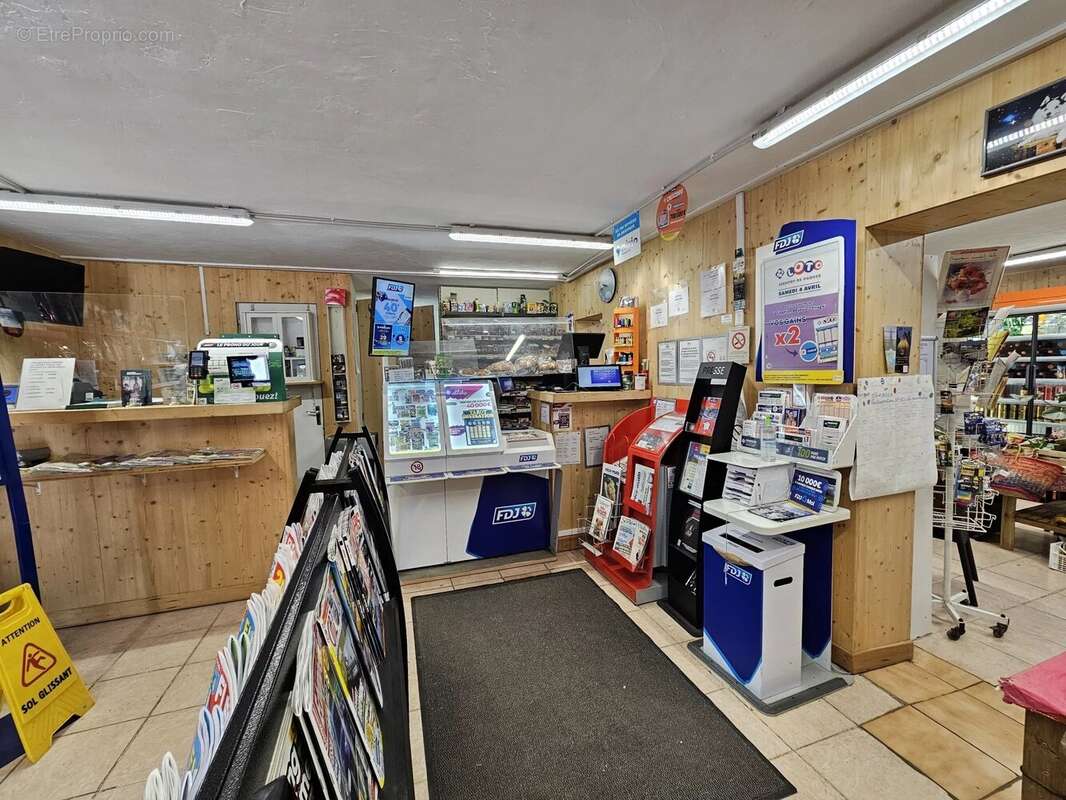 Vente Fond et Mur d'un commerce à Andon - photo 2