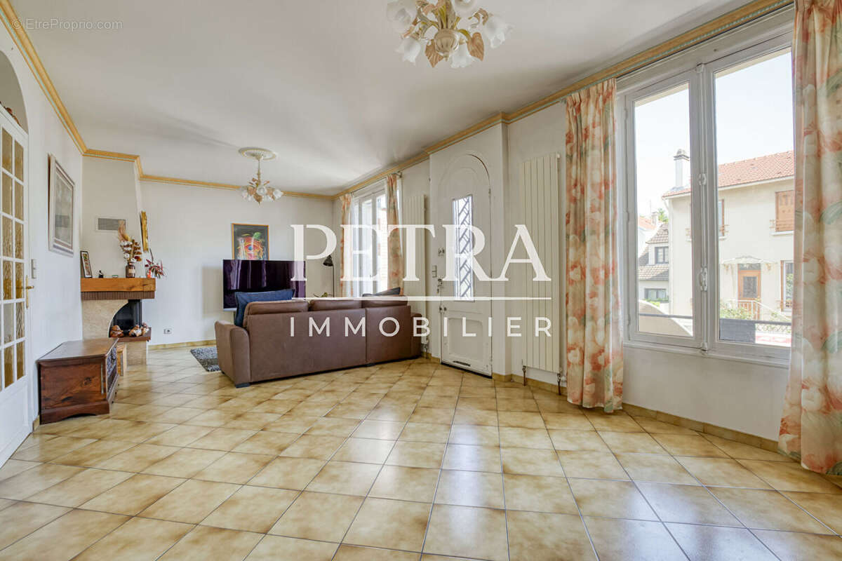 Maison à L'HAY-LES-ROSES