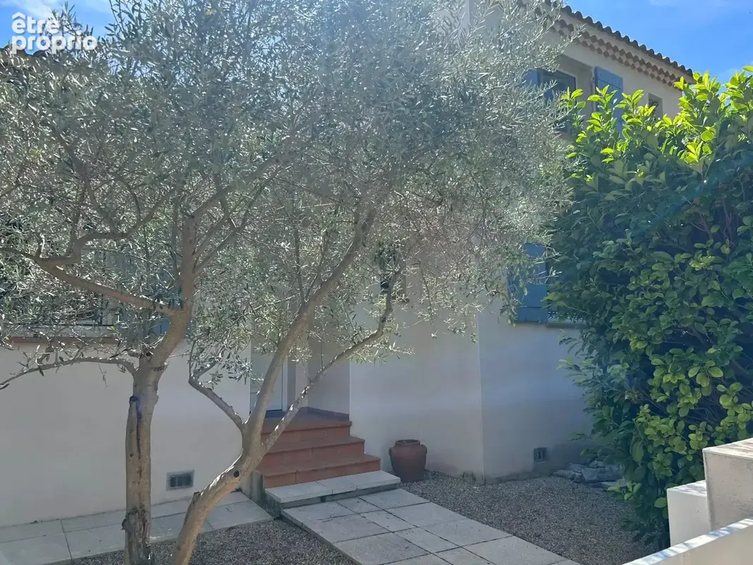 Maison proche du centre du village à Fontvieille - photo 17