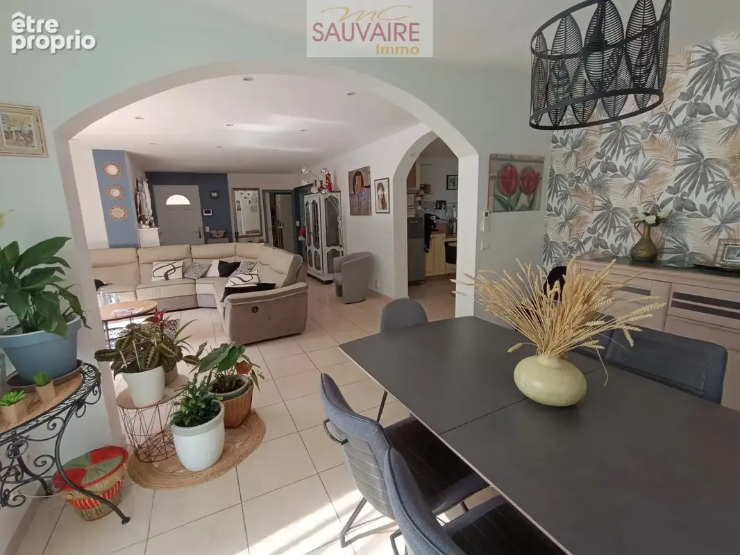 Belle villa 4 faces avec piscine de 145 m2 habitable dans un quartier résidentiel - photo 7