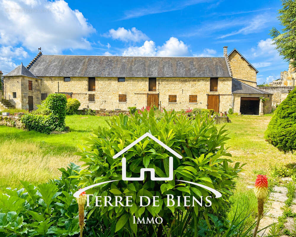 Propriété de Caractère avec dépendances et jardin dans un village en périphérie de Soissons - photo 2