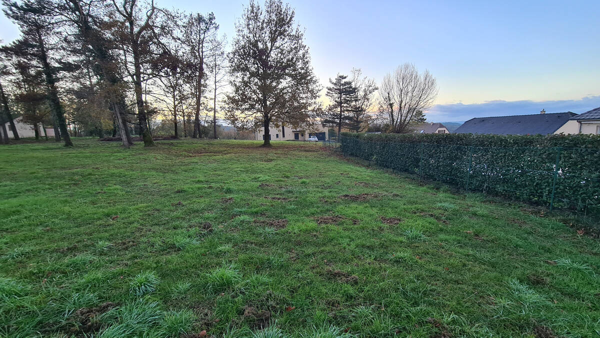 Terrain à BRIVE-LA-GAILLARDE