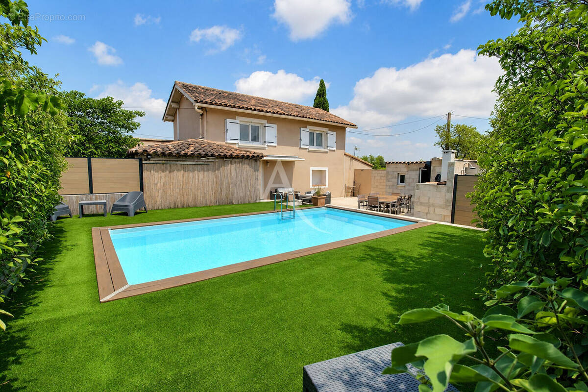 Maison 6 pièces 158 m² · à Cuers · 158 m² · 399 000 €