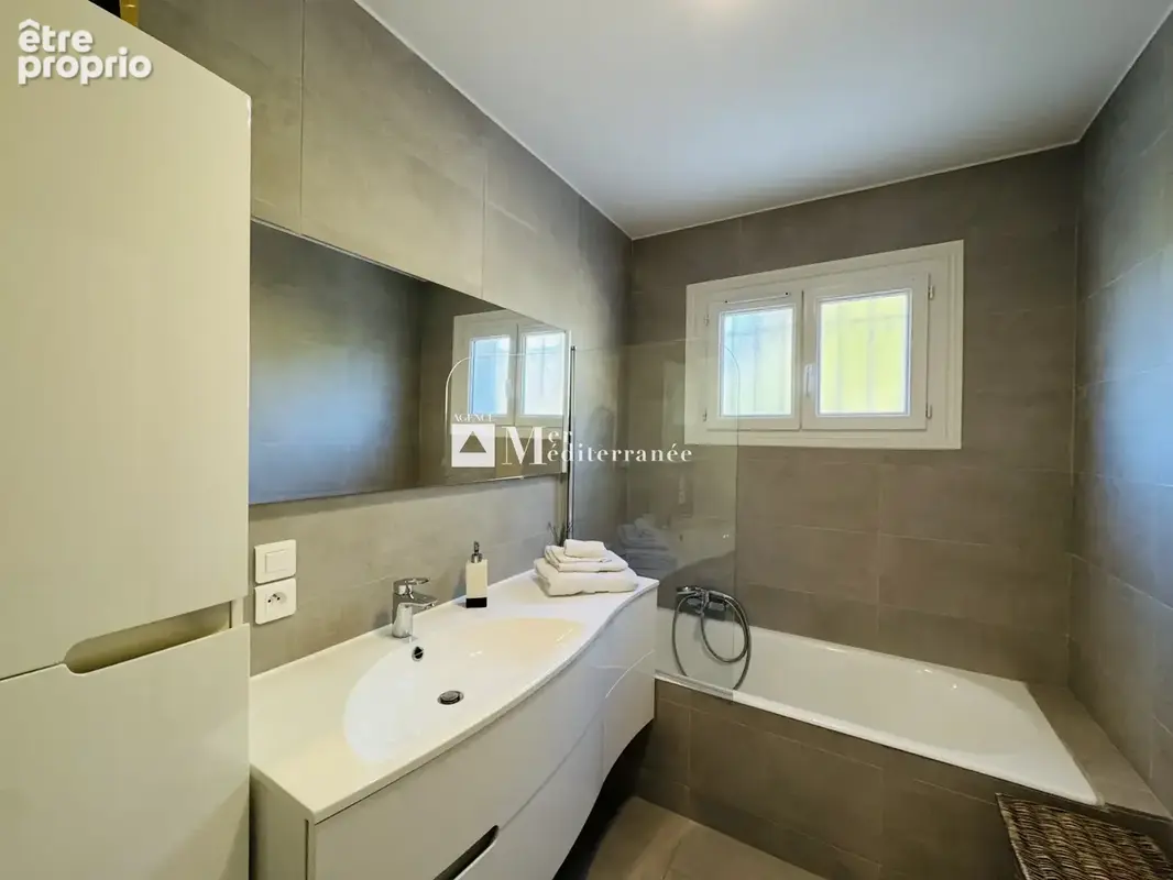 EN EXCLUSIVITÉ - Aux Issambres : Villa rénovée avec piscine, proche de la plage - Possibilité d’agrandissement - photo 18