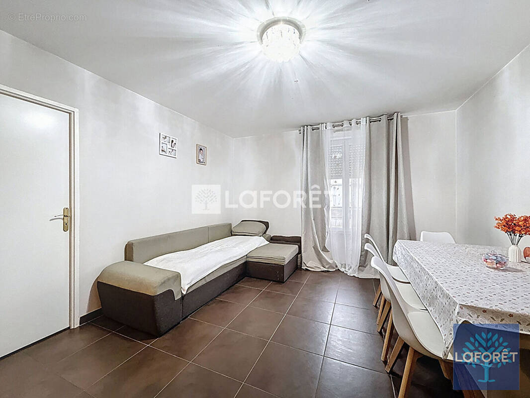Appartement à VIGNEUX-SUR-SEINE