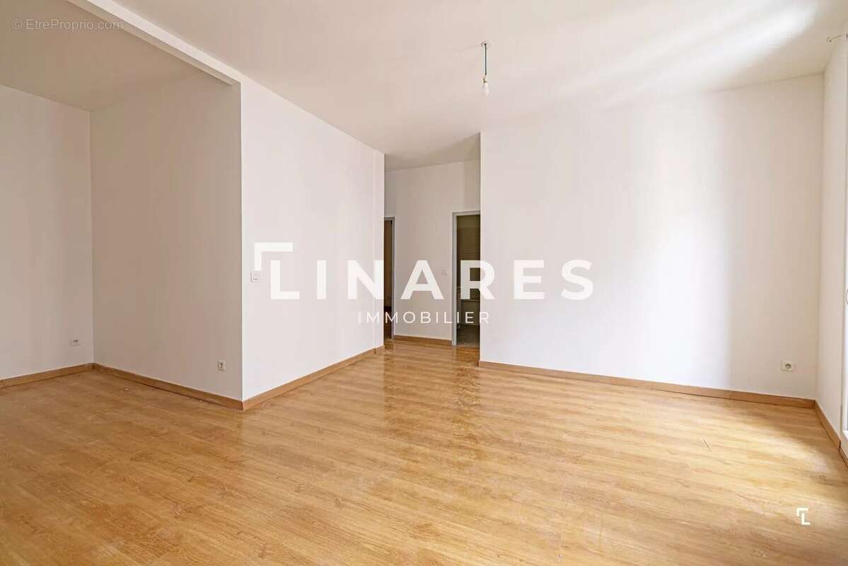 Appartement à MARSEILLE-1E