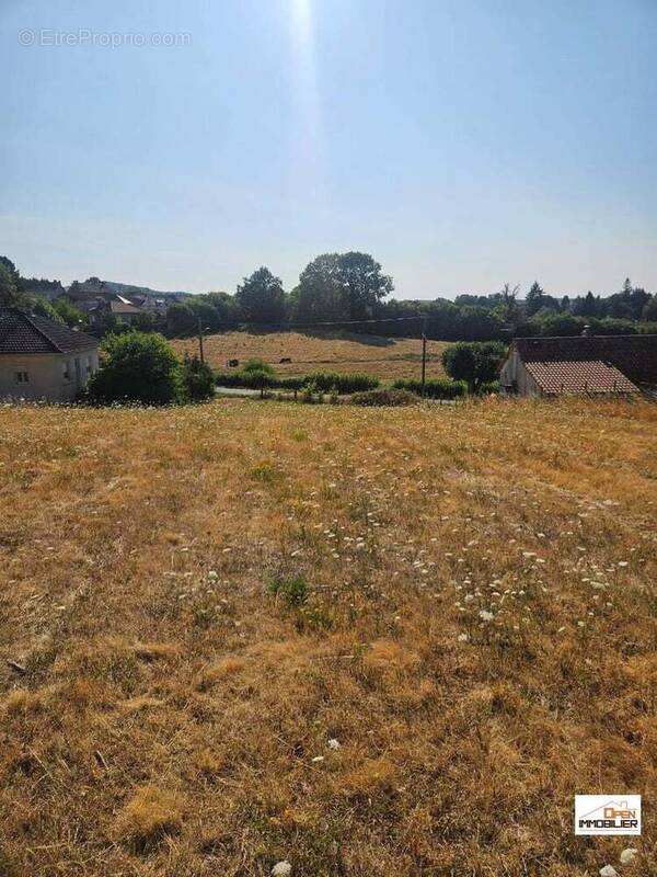 Photo Terrain à Chateauneuf-La-Foret au prix de 16 000€