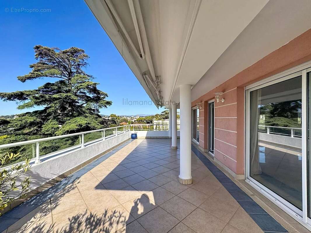 Appartement à CANNES