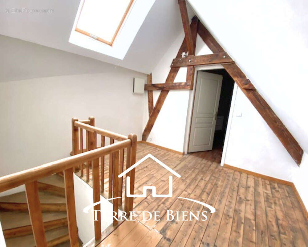 Nouveauté  Spacieux duplex de plus de 150 m2 avec terrasse en plein centre-ville de Chauny - photo 8