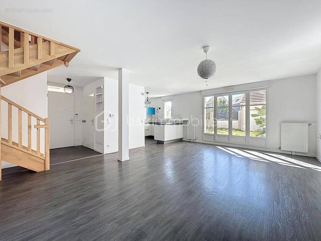 Maison à SAINT-PIERRE-DU-PERRAY