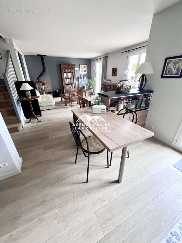 Maison à SAINT-PIERRE-DU-PERRAY