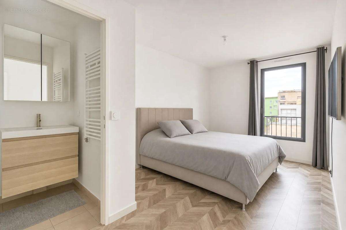 Appartement à NANTERRE