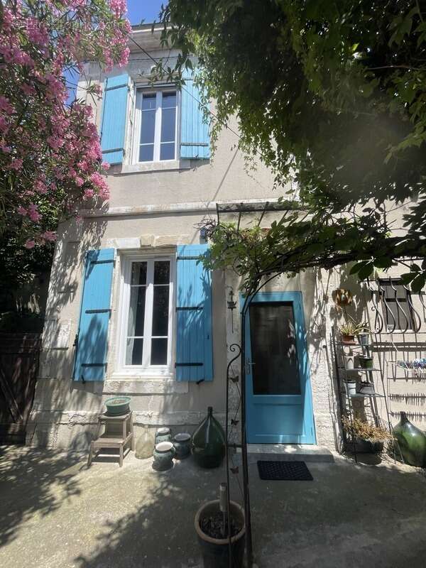 Maison en pierre de caractère au Sambuc – 3 chambres, terrasse et charme authentique en Camargue - photo 8