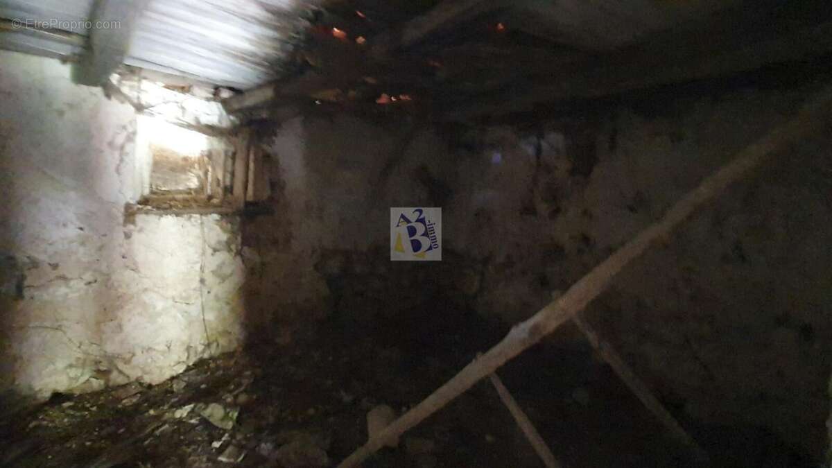 Maison à CHARRAS