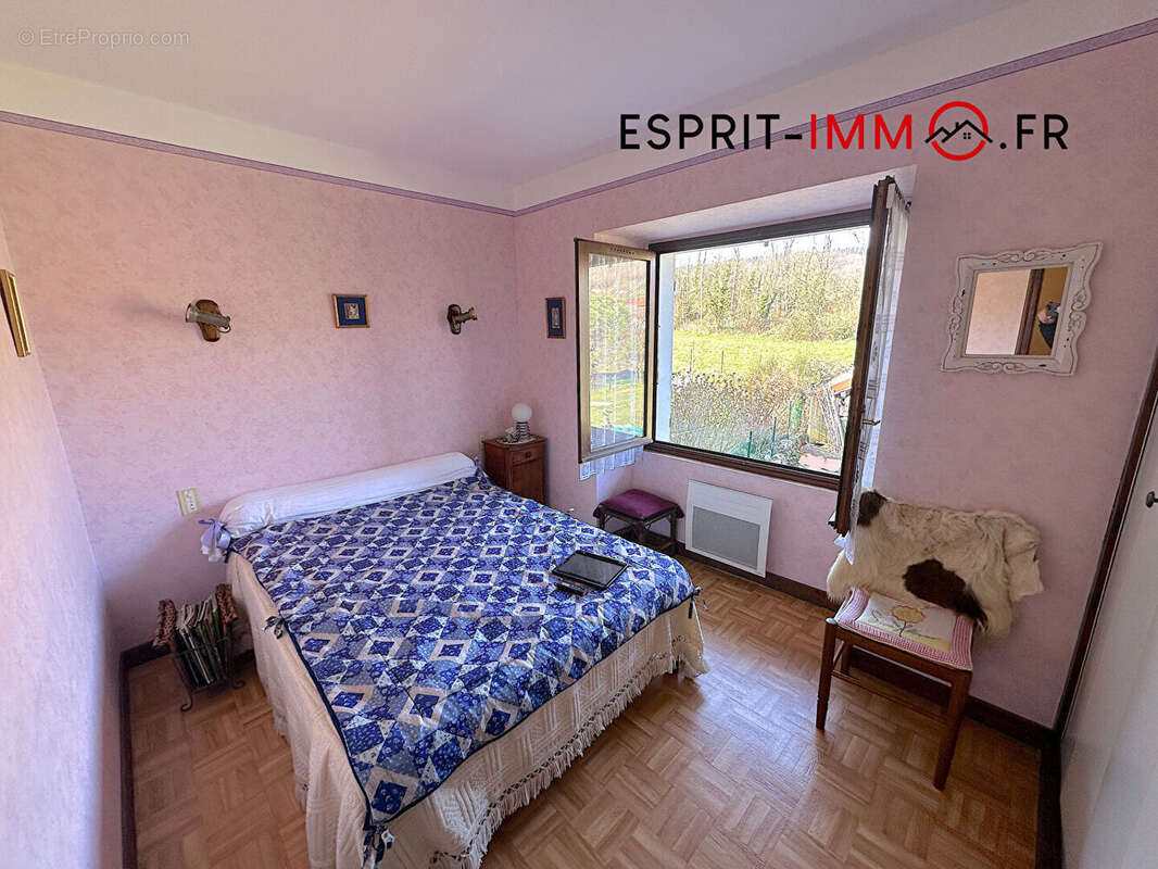 Maison à SAINT-PIERRE-DE-CURTILLE