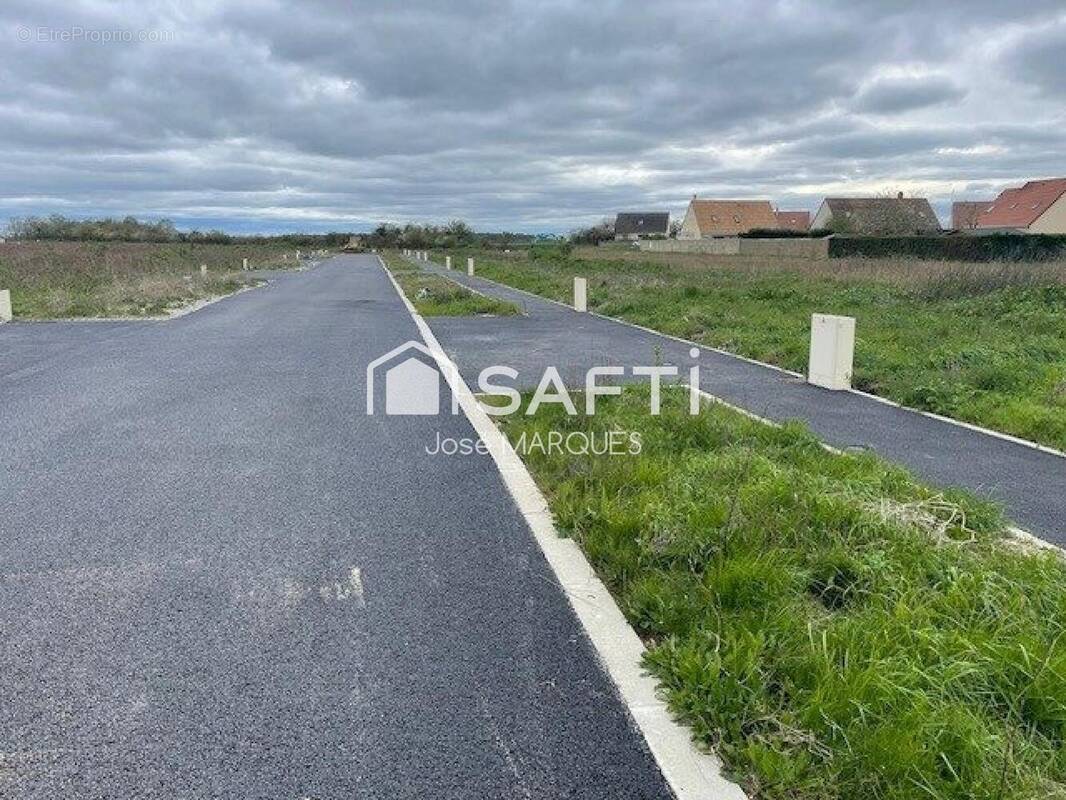 Photo 1 - Terrain à ANGERVILLE