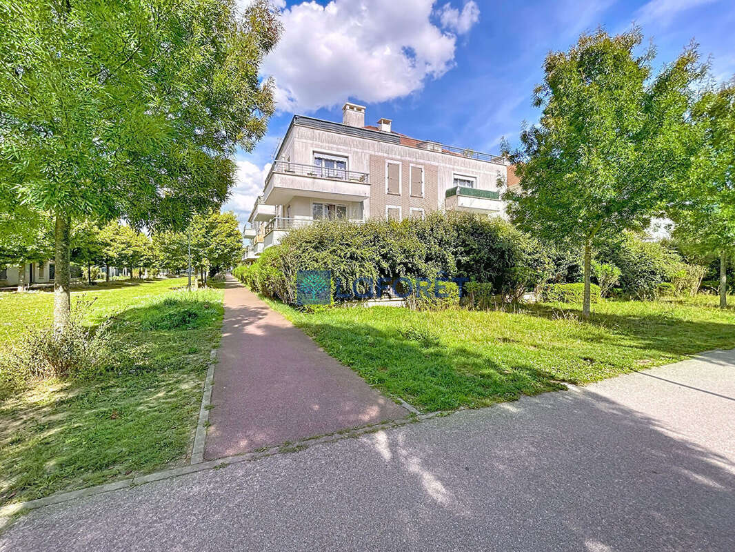 Appartement à SAINT-PIERRE-DU-PERRAY