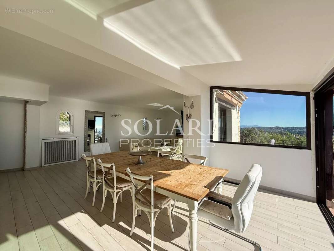 Maison à MANDELIEU-LA-NAPOULE