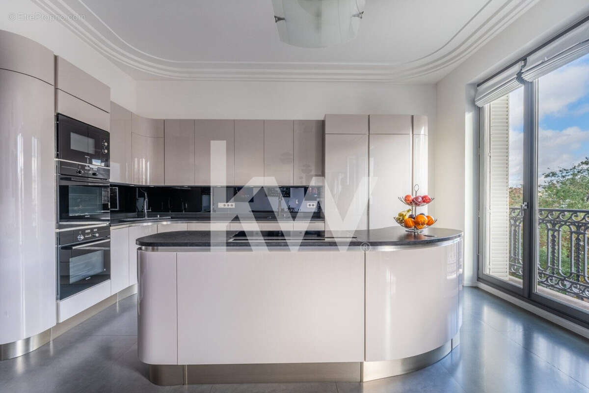 Appartement 198 m² à Paris-17e  - photo 2