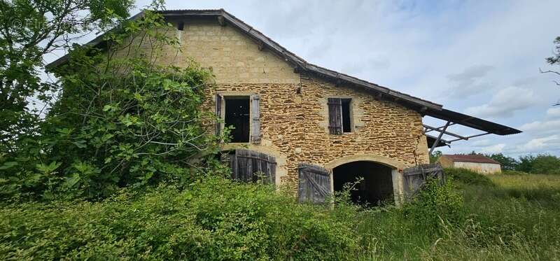 Dpt LANDES (40), à vendre à POUDENX, Maison + grange anciennes à rénover sur 1,7 hectare de terrain, au calme - photo 6