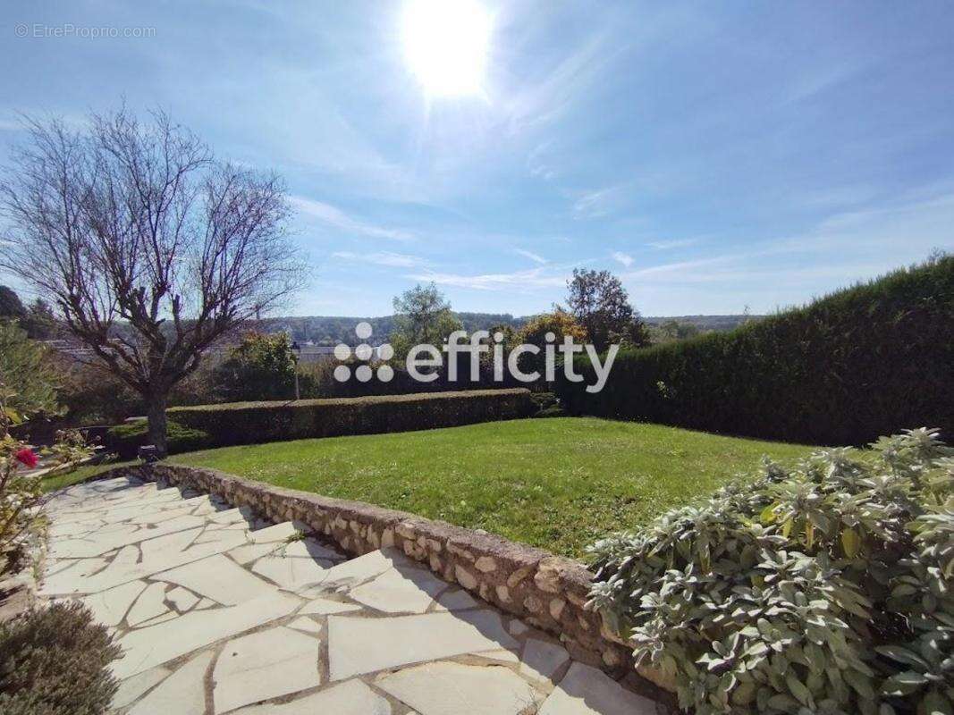 Maison à SAINT-ARNOULT-EN-YVELINES