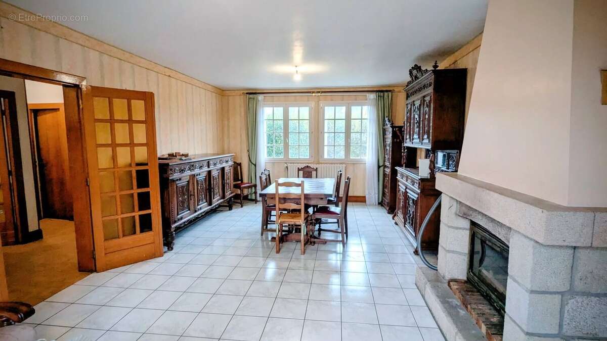 Maison à PLONEVEZ-PORZAY