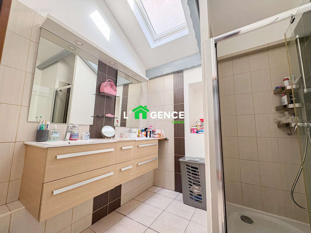 Appartement à CHATEAUNEUF-LES-MARTIGUES