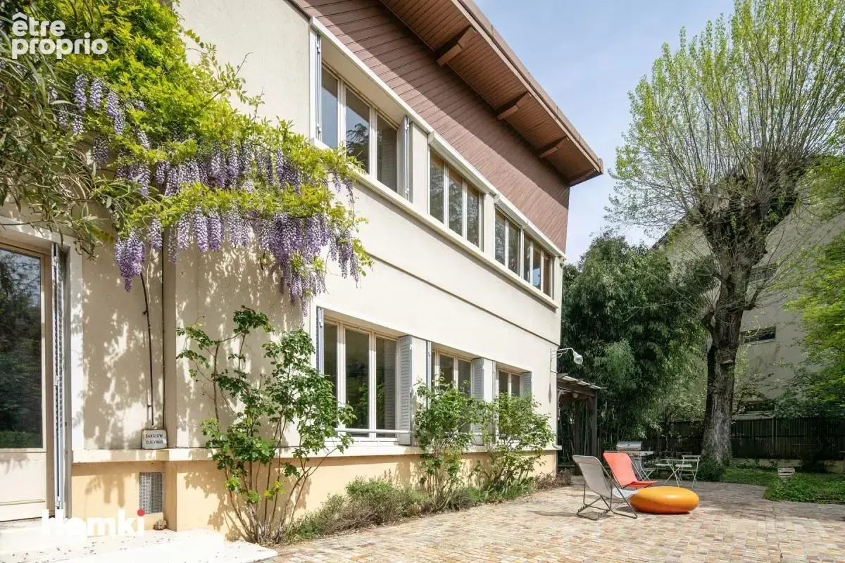 Maison de 226 m² au cœur d’un jardin arboré de 1 500 m² – Fraîcheur, calme et verdure - photo 26