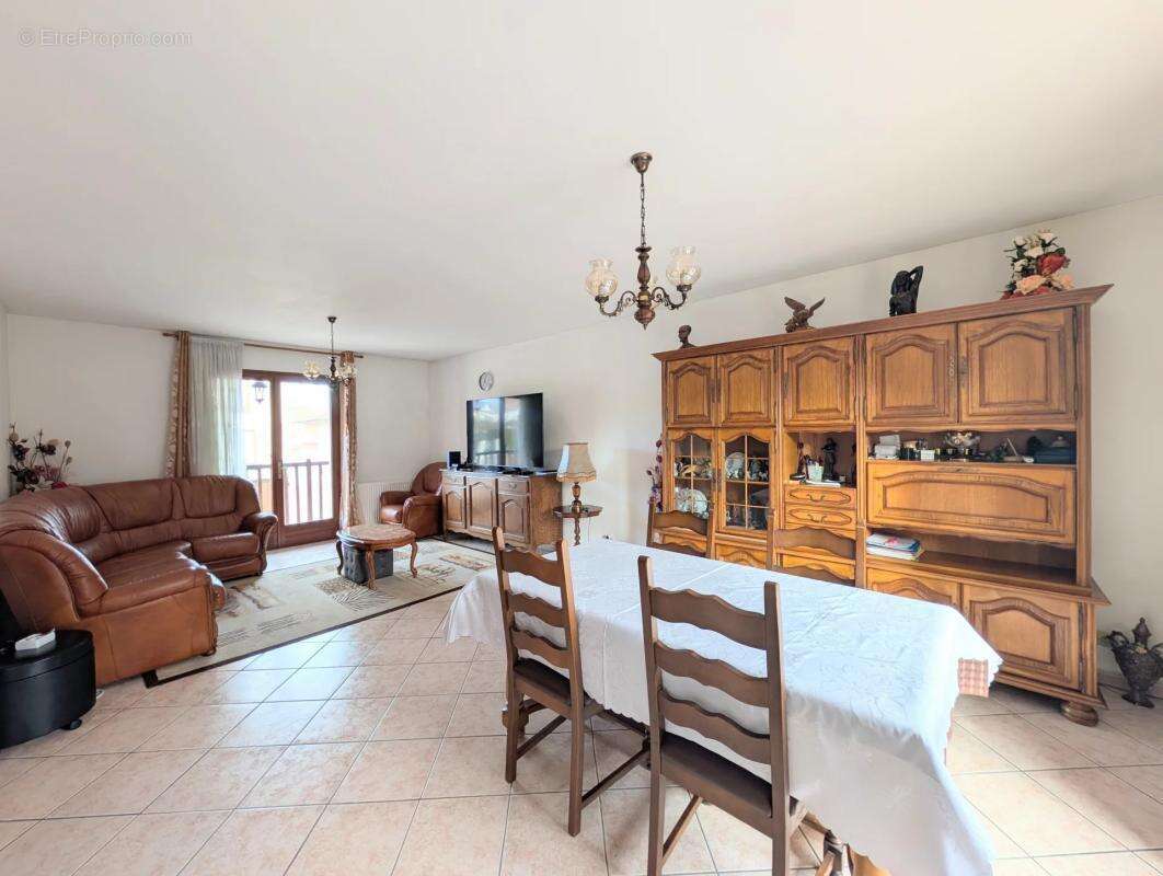 Maison à LES CLAYES-SOUS-BOIS