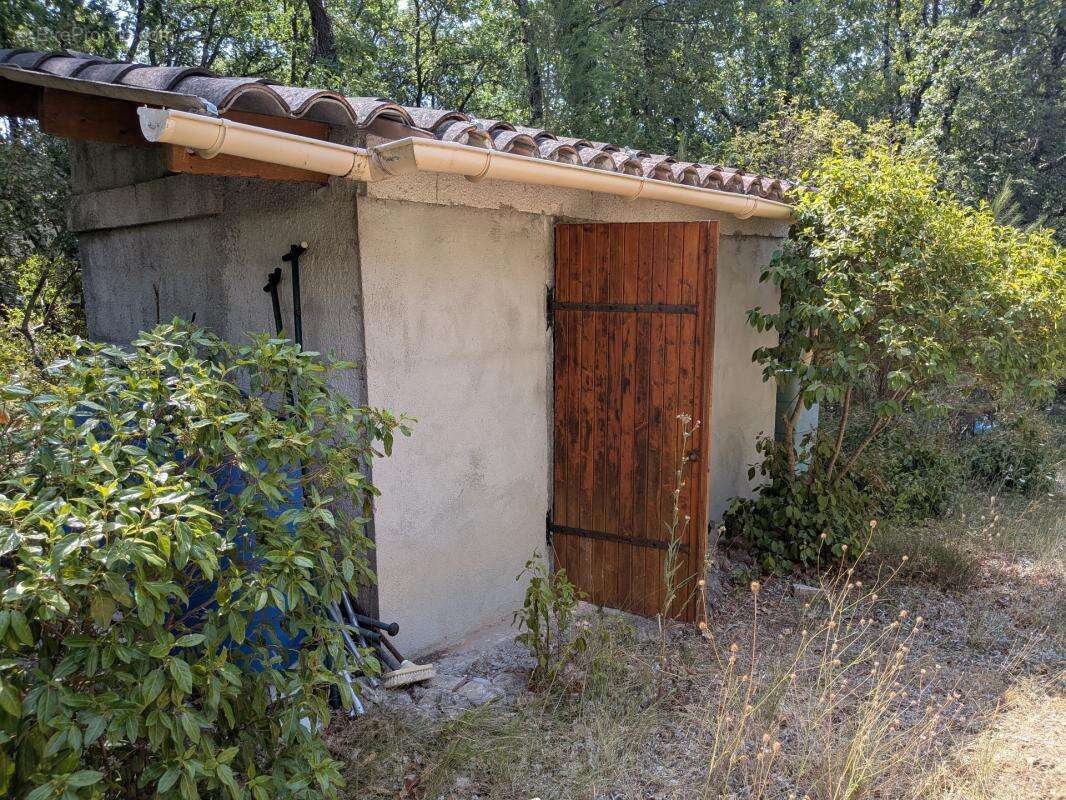 Maison de 90m2 sur jardin de 2020m2 à BESSE SUR ISSOLE (83) - photo 16