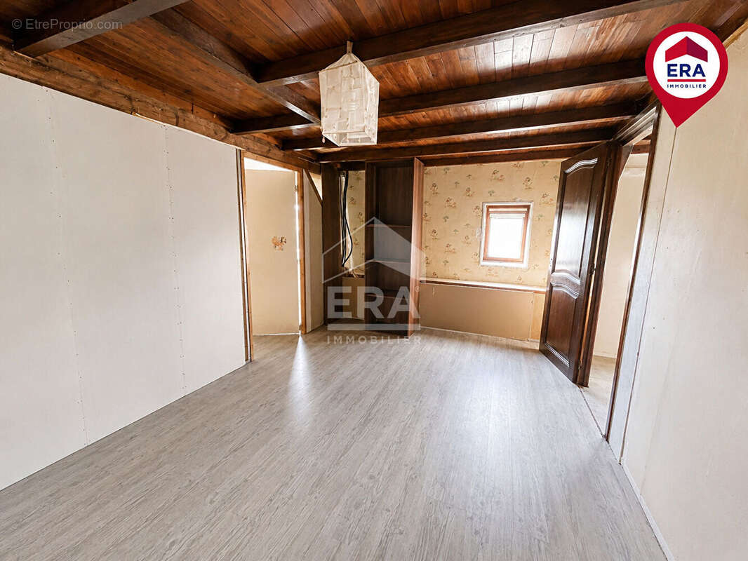 Maison 3 chambres à Estrée-Blanche - Beaux volumes et fort potentiel d'aménagement - photo 5