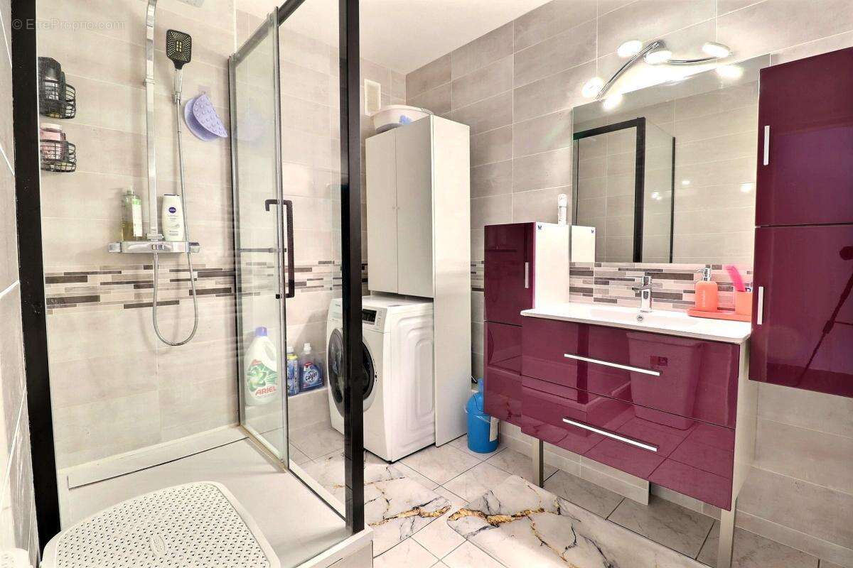 Appartement à CHENOVE