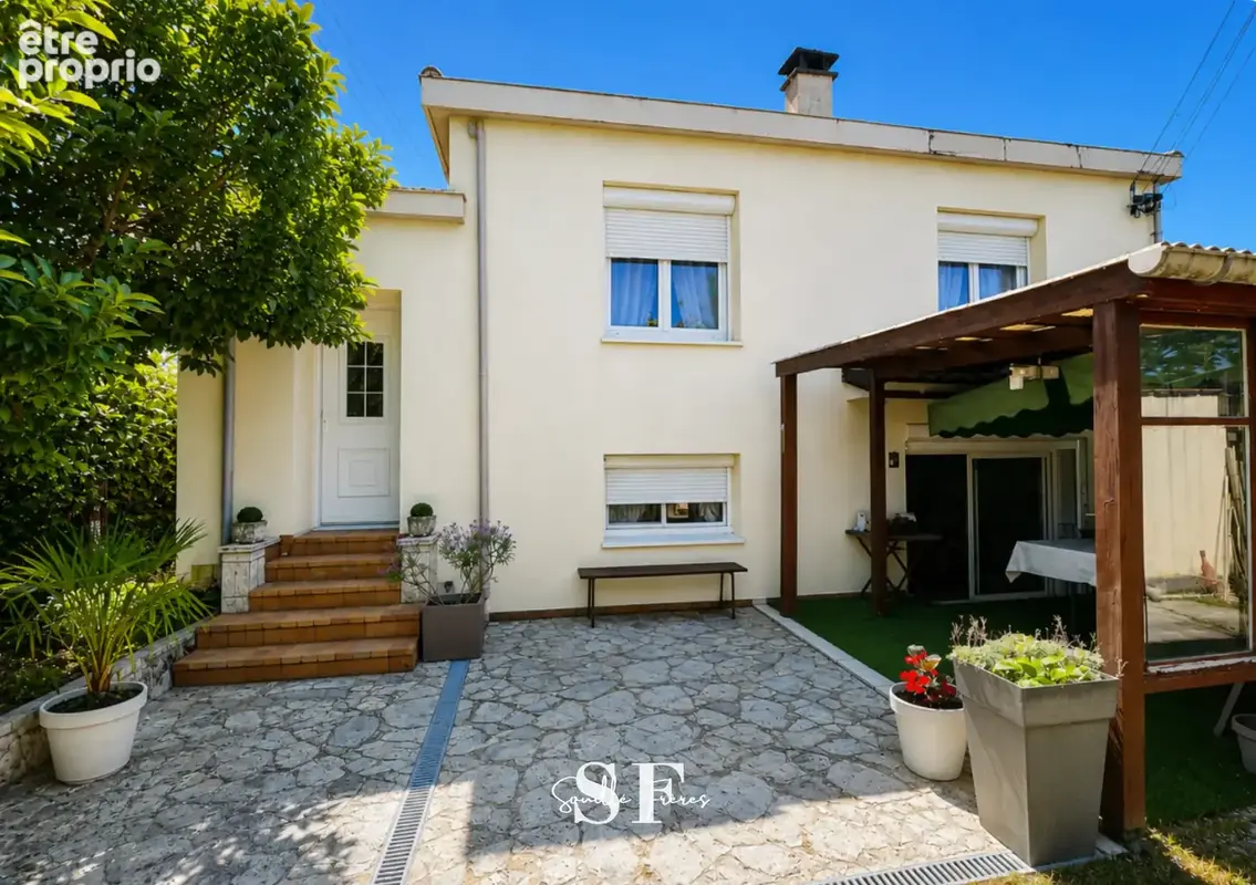 Maison à LE PASSAGE