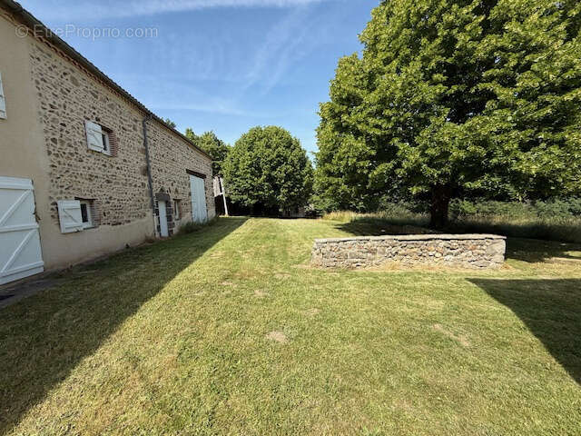 Maison à COMBRONDE