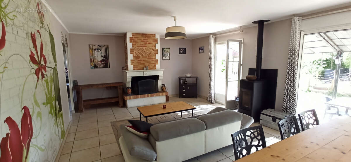 Maison à SAVIGNY-EN-SEPTAINE