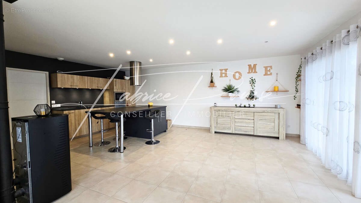 Maison à TONNAY-CHARENTE