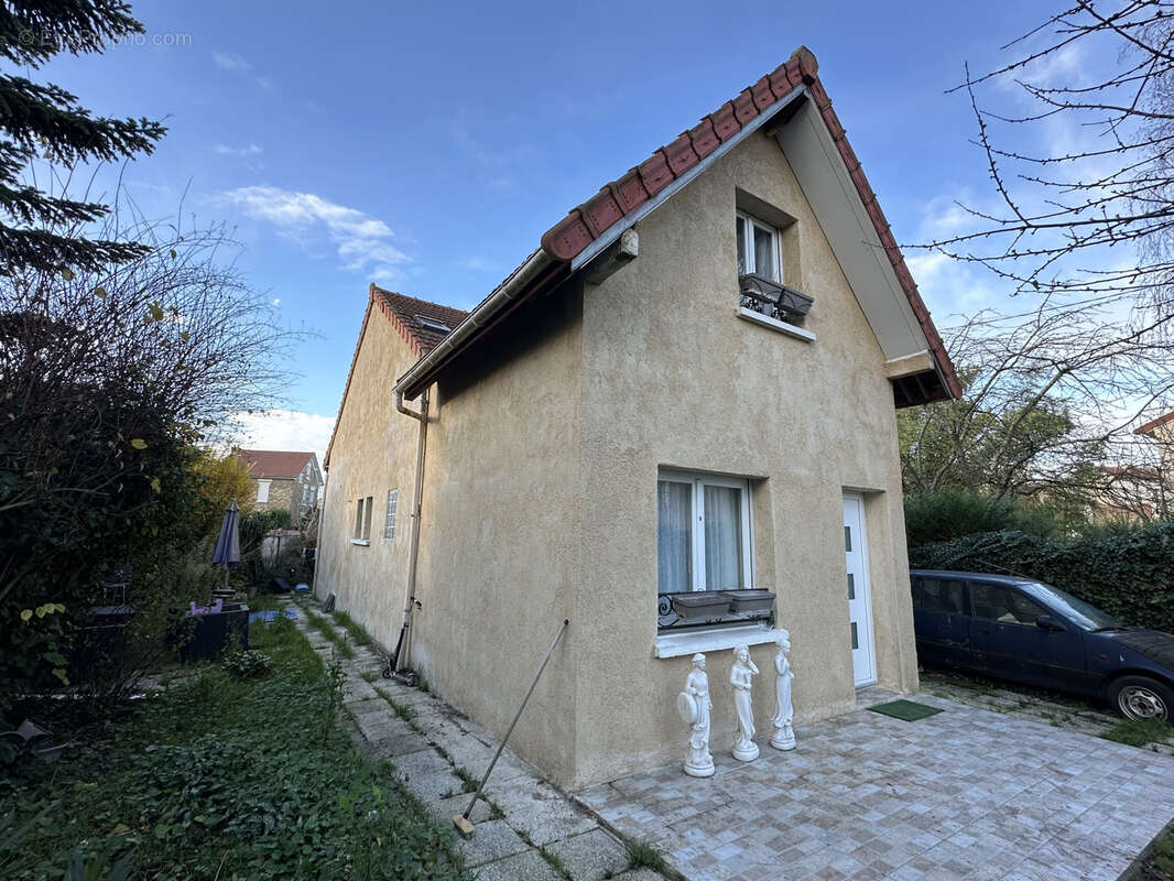 Maison à BROU-SUR-CHANTEREINE