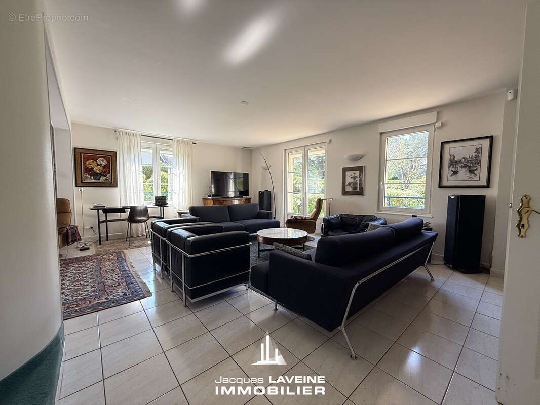 Maison à LONGEVILLE-LES-METZ