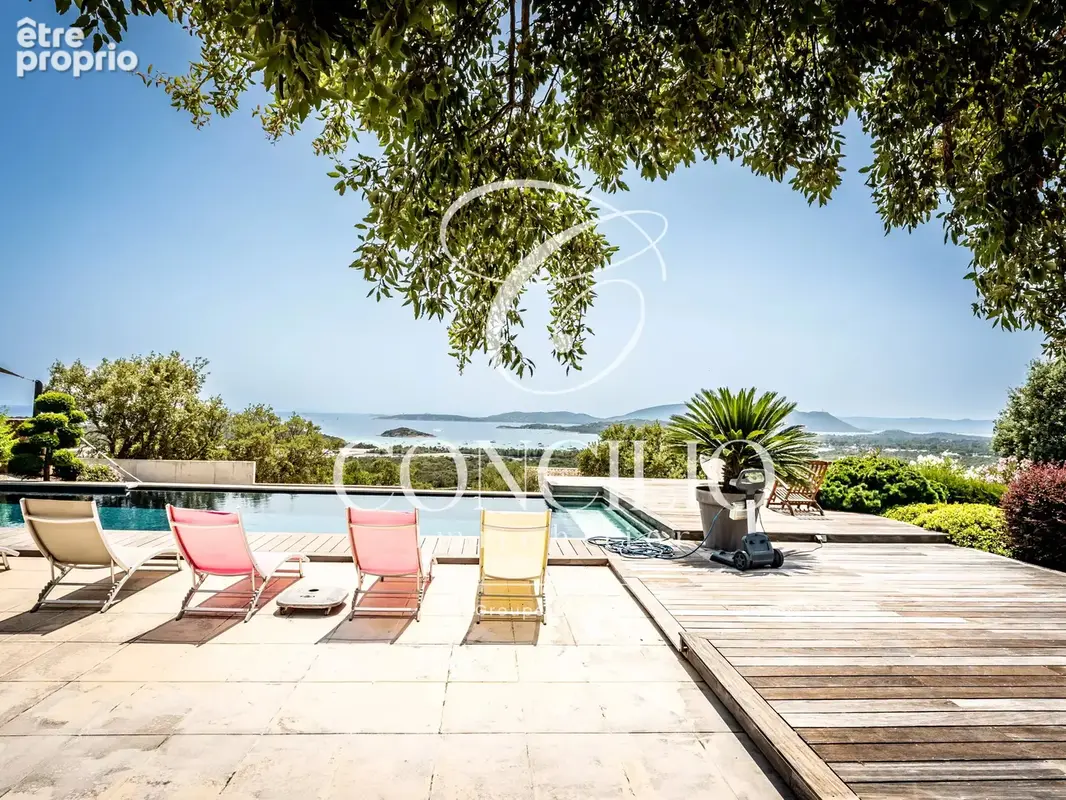PORTO-VECCHIO - Villa contemporaine avec vue panoramique sur la baie de Saint-Cyprien - photo 11